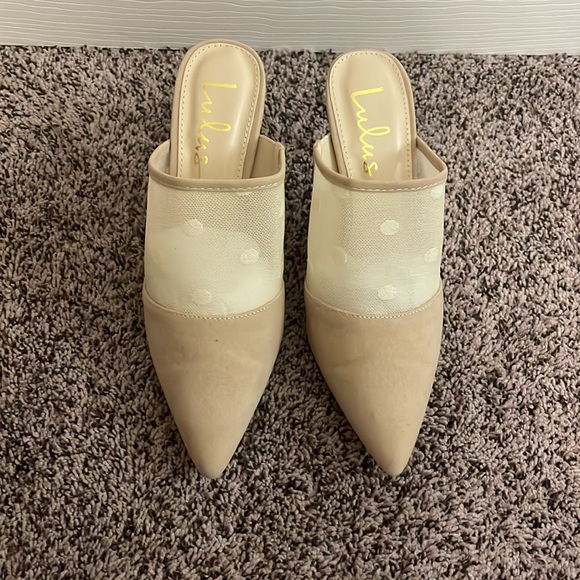 Lulu’s Nude Mesh Pointed Toe Mule Heels - Picture 2 of 3